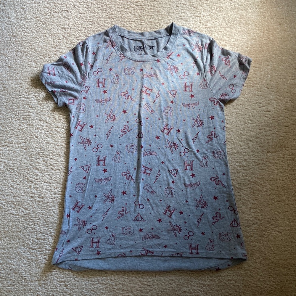 Womens size medium Harry Potter shirt from Target.